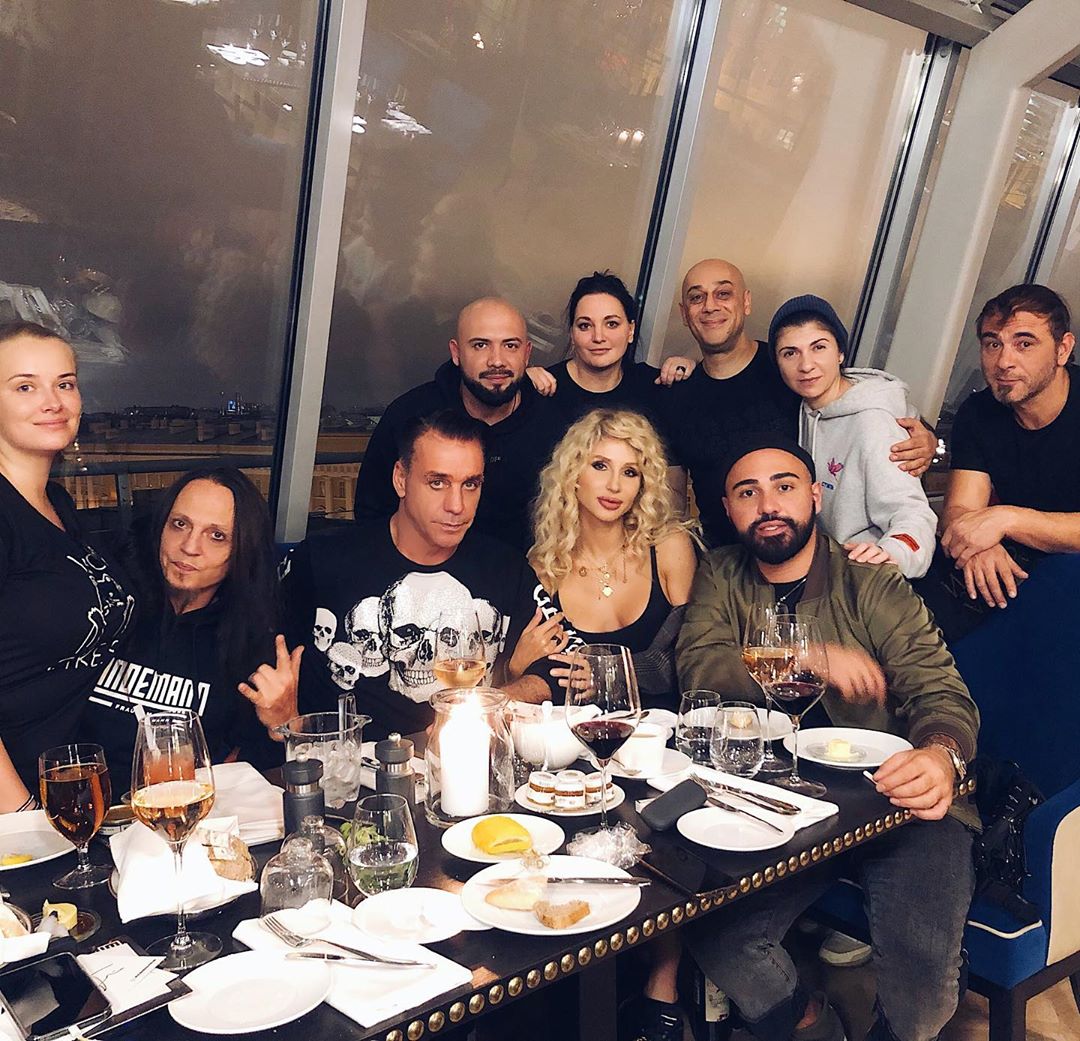 Лобода показала нове фото з Линдеманном і влаштувала страшний скандал через чайник